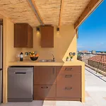 A Unique 3-4 Bedrooms House In Old Town